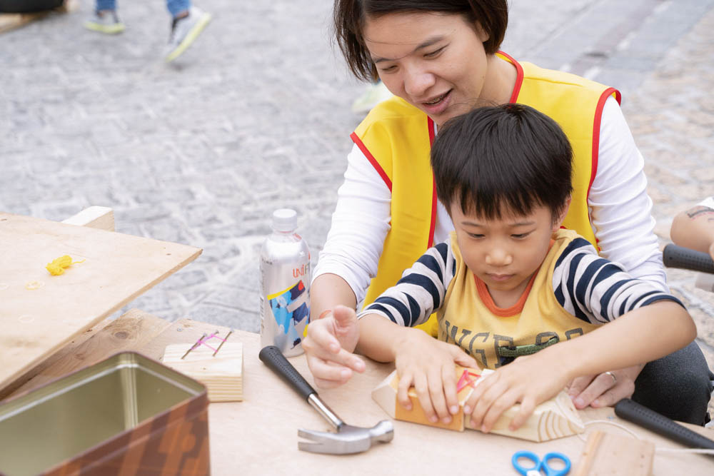 孩子王帶著孩子敲敲打打 1